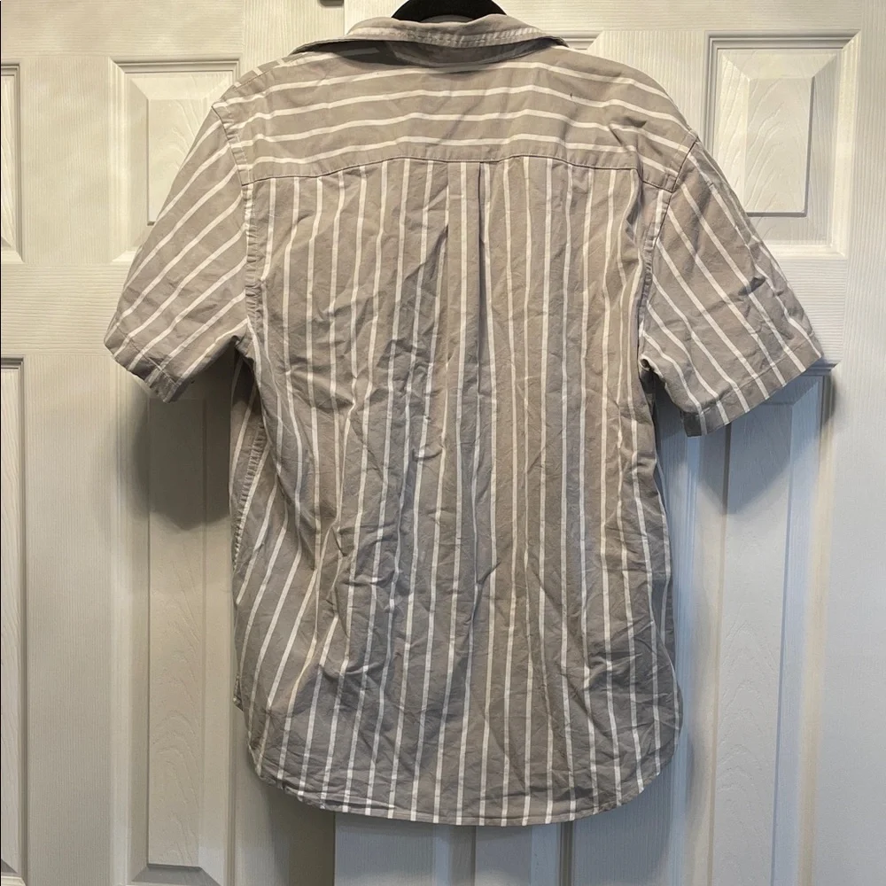 Old Navy Gray Striped Button-Down Shirt - Picture 3 of 3